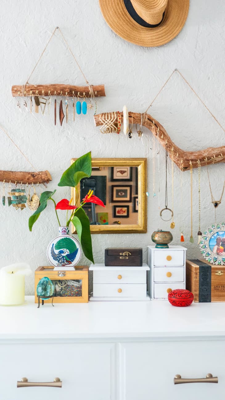 How to Store Necklaces & Other Jewelry 14 Creative Ideas Apartment